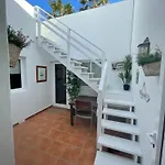 Nyaraló Rene *